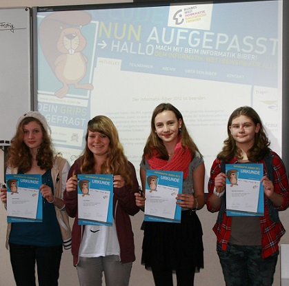 Die vier Gewinnerinnen aus der 7. Klasse alt